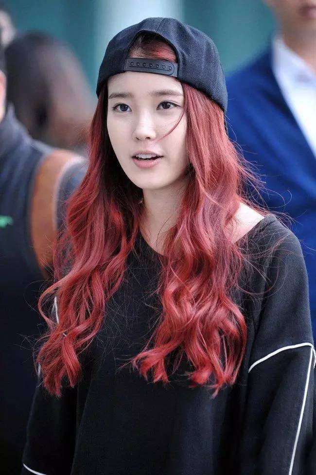 发色2022年女,适合淡颜的韩系发色