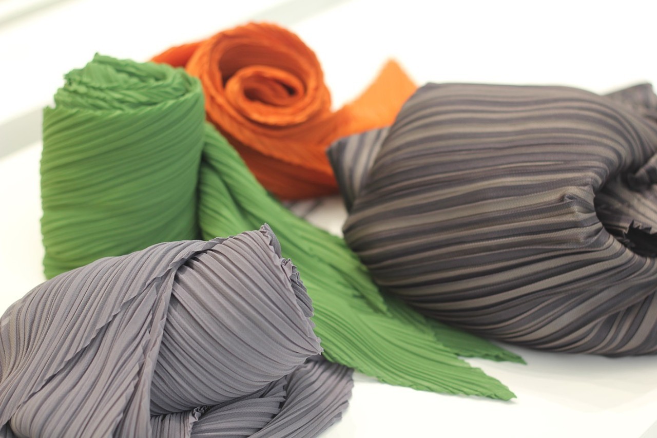 逛三宅一生,三宅一生西装搭配牛仔裤