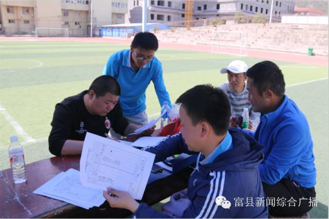 阳光校园快乐足球,阳光足球快乐体育视频