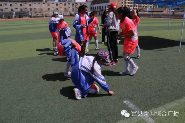 全县校园足球比赛,阳光体育快乐足球操