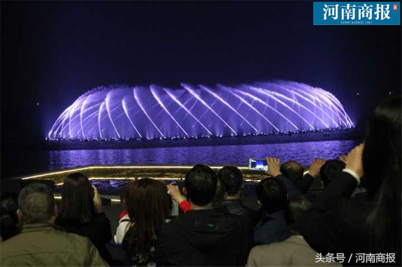 郑州音乐喷泉效果图,郑州双鹤湖音乐喷泉