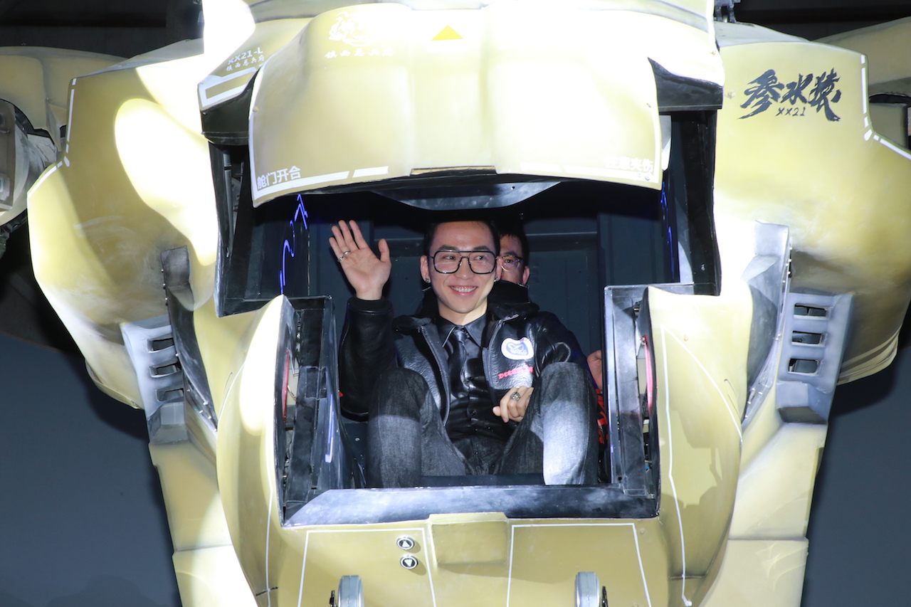 中国载人机甲机器人,中国机甲机器人亮相