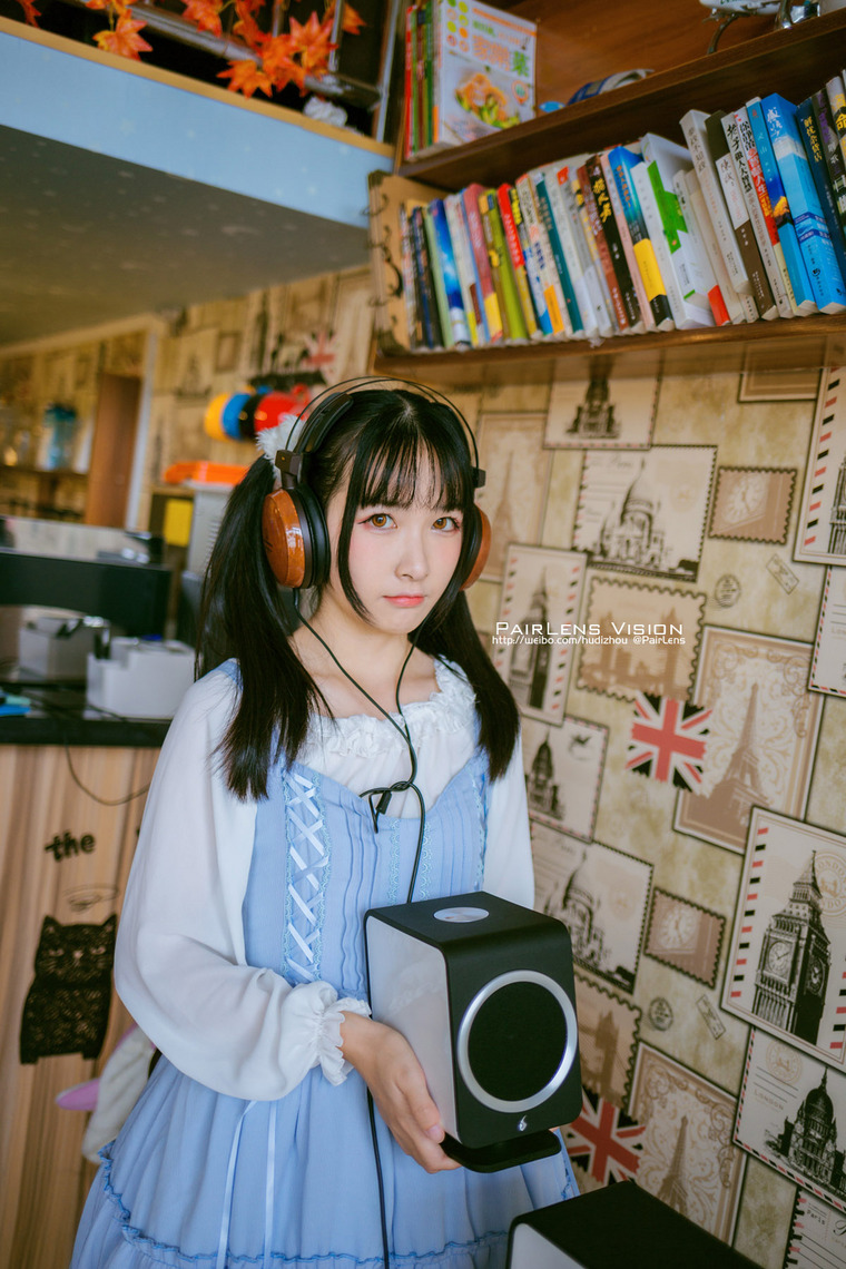 美少女与FeniksAudioEssence音箱的不经意邂逅