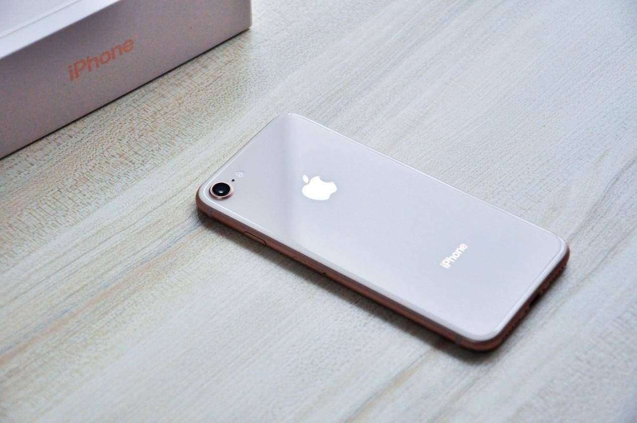 买不起的iphone,iphonex比较iphone8