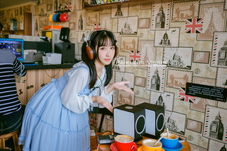 美少女与FeniksAudioEssence音箱的不经意邂逅