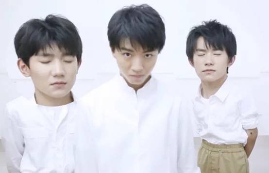 明星相差二十岁,明星差两岁都有代沟