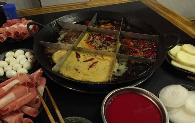 比万圣节更怪米日眼的装扮是重庆这15家店店