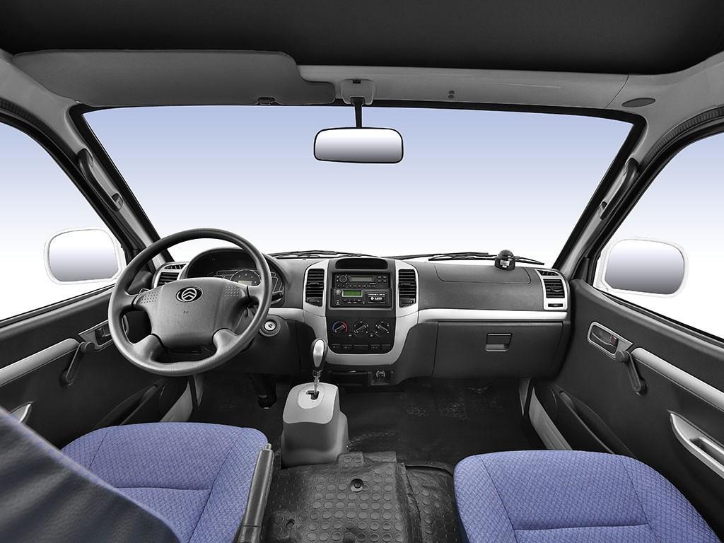 载人拉货不输五菱宏光,700扭矩轻松爬坡,还是吴京电影*用御**座驾