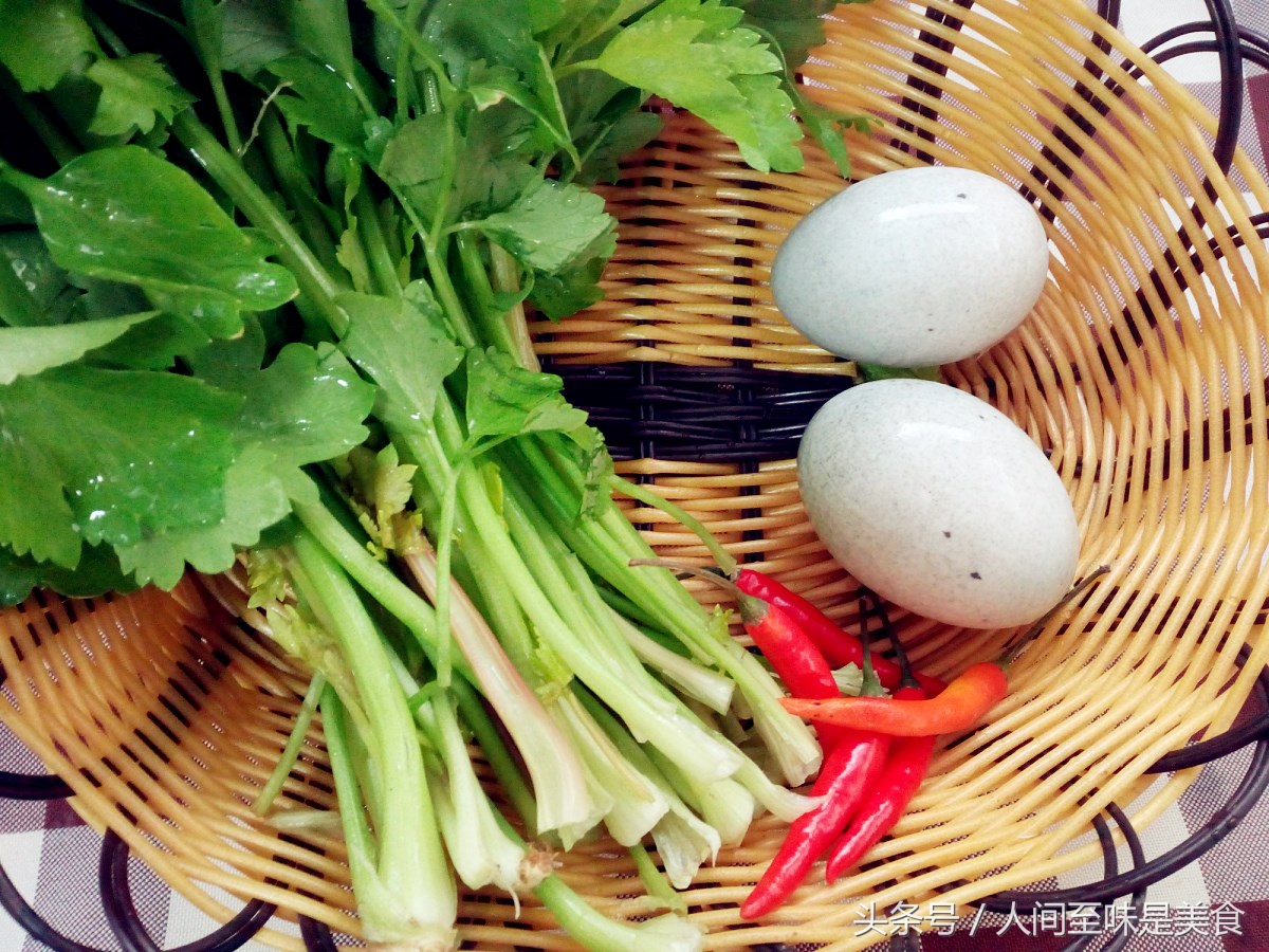 吃皮蛋灼伤口腔怎么处理,松花皮蛋吃了不舒服怎么办