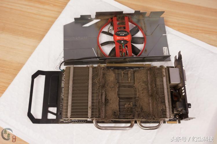 以前不太喜欢用机箱,显卡变成了吸尘器,除尘又花时间又费力