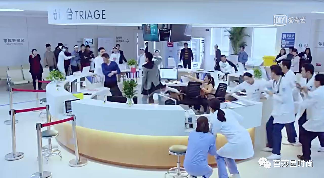 这一次,医疗电视剧可不止是医生们在谈恋爱了!