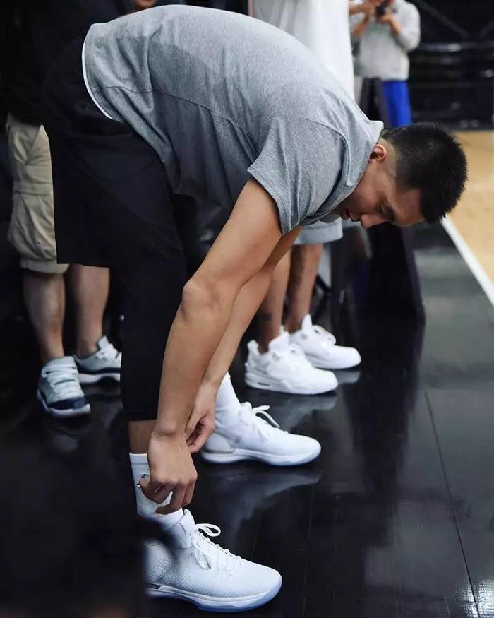 cba郭艾伦转会了吗,cba郭艾伦詹姆斯