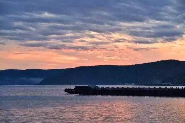 坐火车穿越俄罗斯西伯利亚,欧洲火车途经小镇