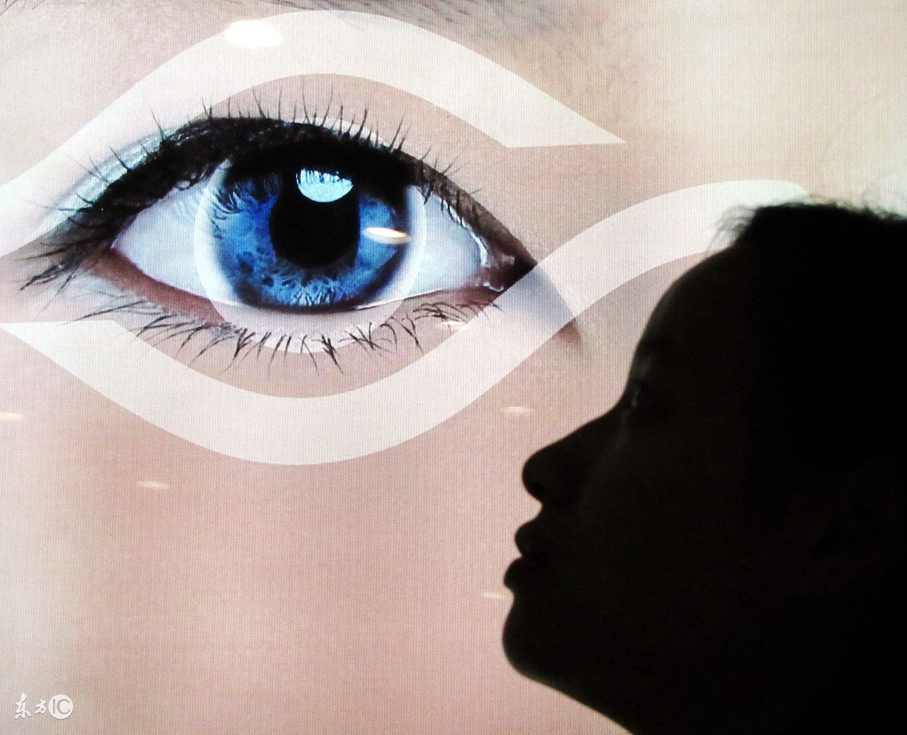 慎重购买谨防美瞳变毁瞳,不能随便乱买美瞳