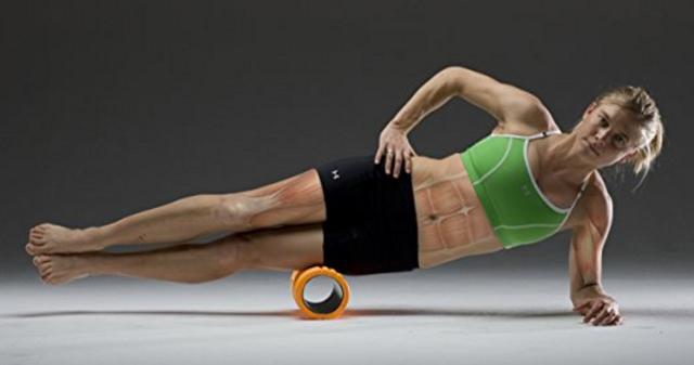 背部骨头弯曲怎么矫正健身,脊椎驼背在健身房锻炼哪个动作