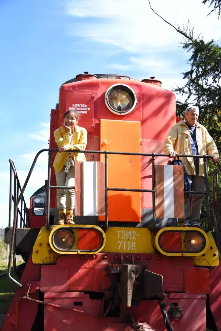 坐火车穿越俄罗斯西伯利亚,欧洲火车途经小镇