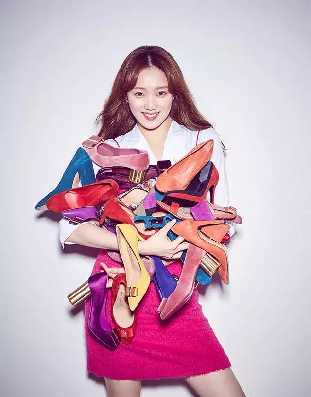 这个被梦露、赫本深爱着的高跟鞋牌子,现在却美得过分怪异?!