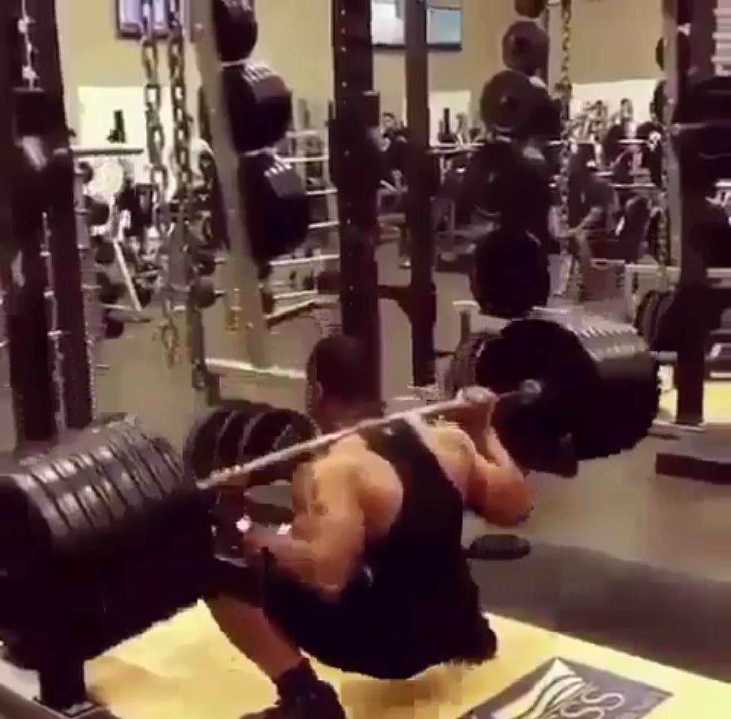 大重量深蹲腰疼的原因及解决方法,为什么大重量深蹲头晕