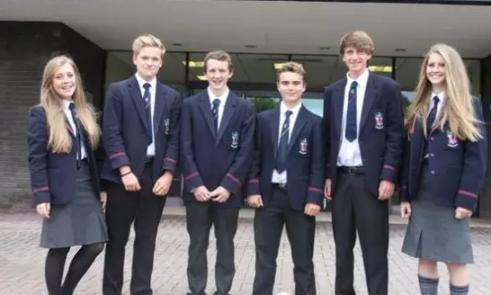 日本校服裙子为什么那么短,日本校服短裙子图片