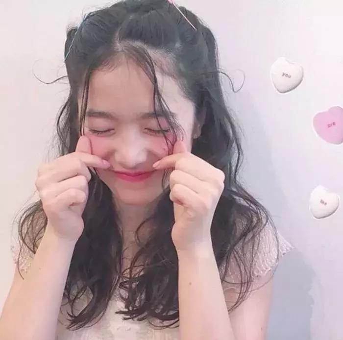 刘海图片女显脸小,有刘海扎发显脸小