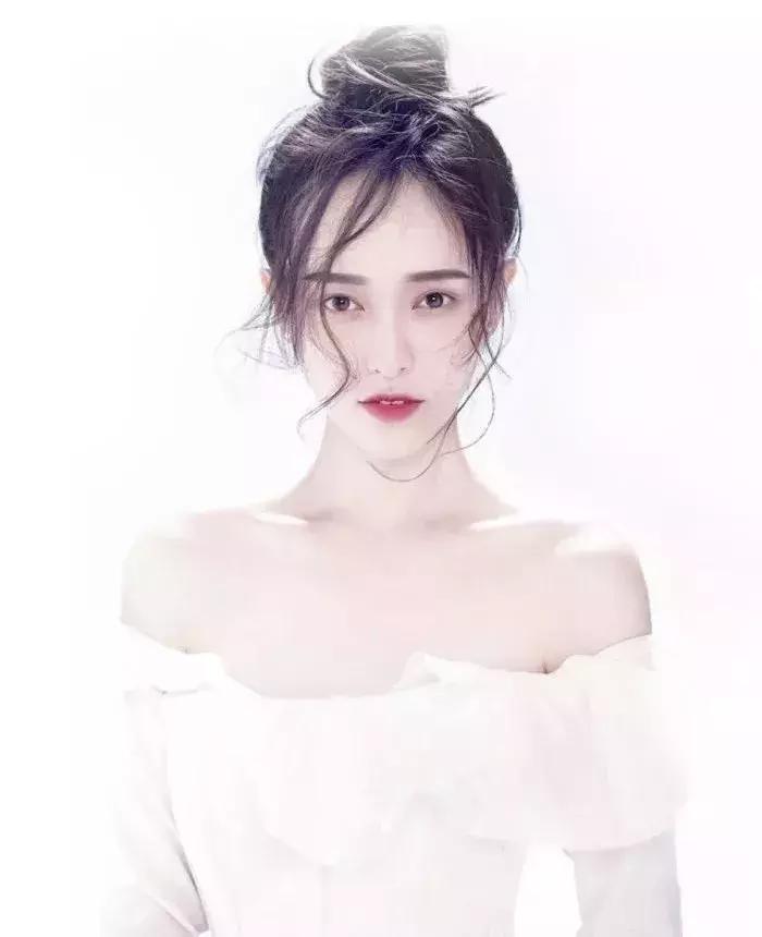 刘海图片女显脸小,有刘海扎发显脸小