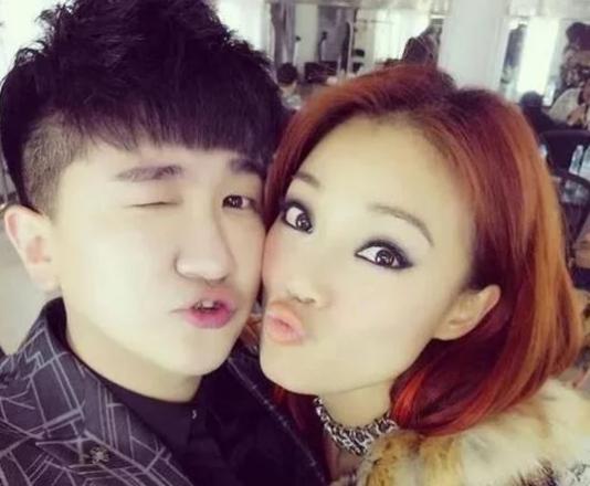 从演员到艺术家他经历了什么,从经纪人到娱乐大佬