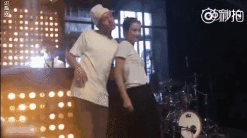 宋茜土味尬舞陈伟霆鹿晗,陈伟霆宋茜情侣装