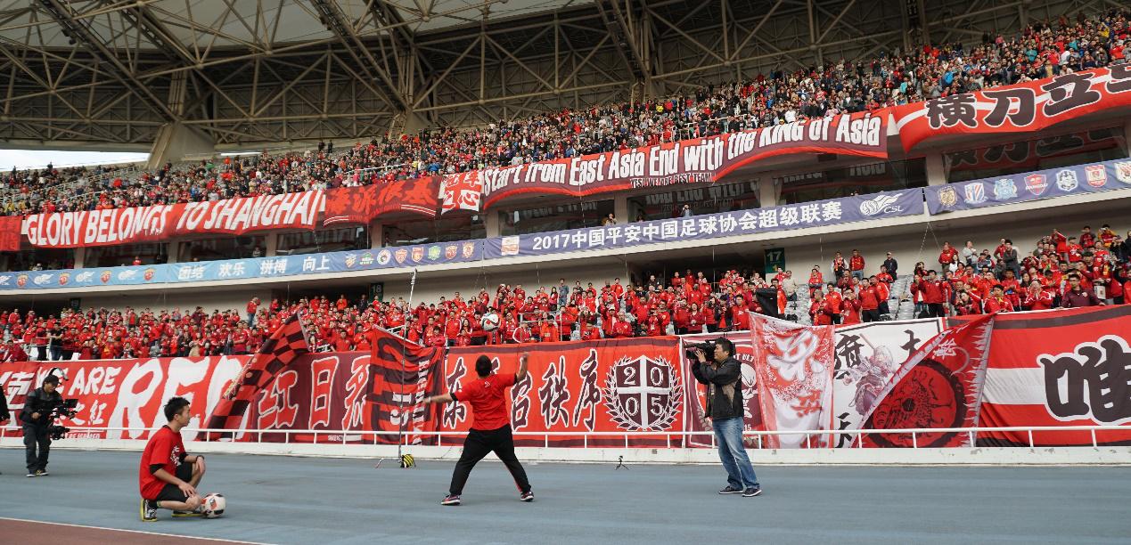 花式足球表演第一,ac米兰vs马竞中场秀花式起球