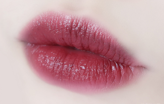 不知道给女朋友买什么色号的口红,直男必备口红100款