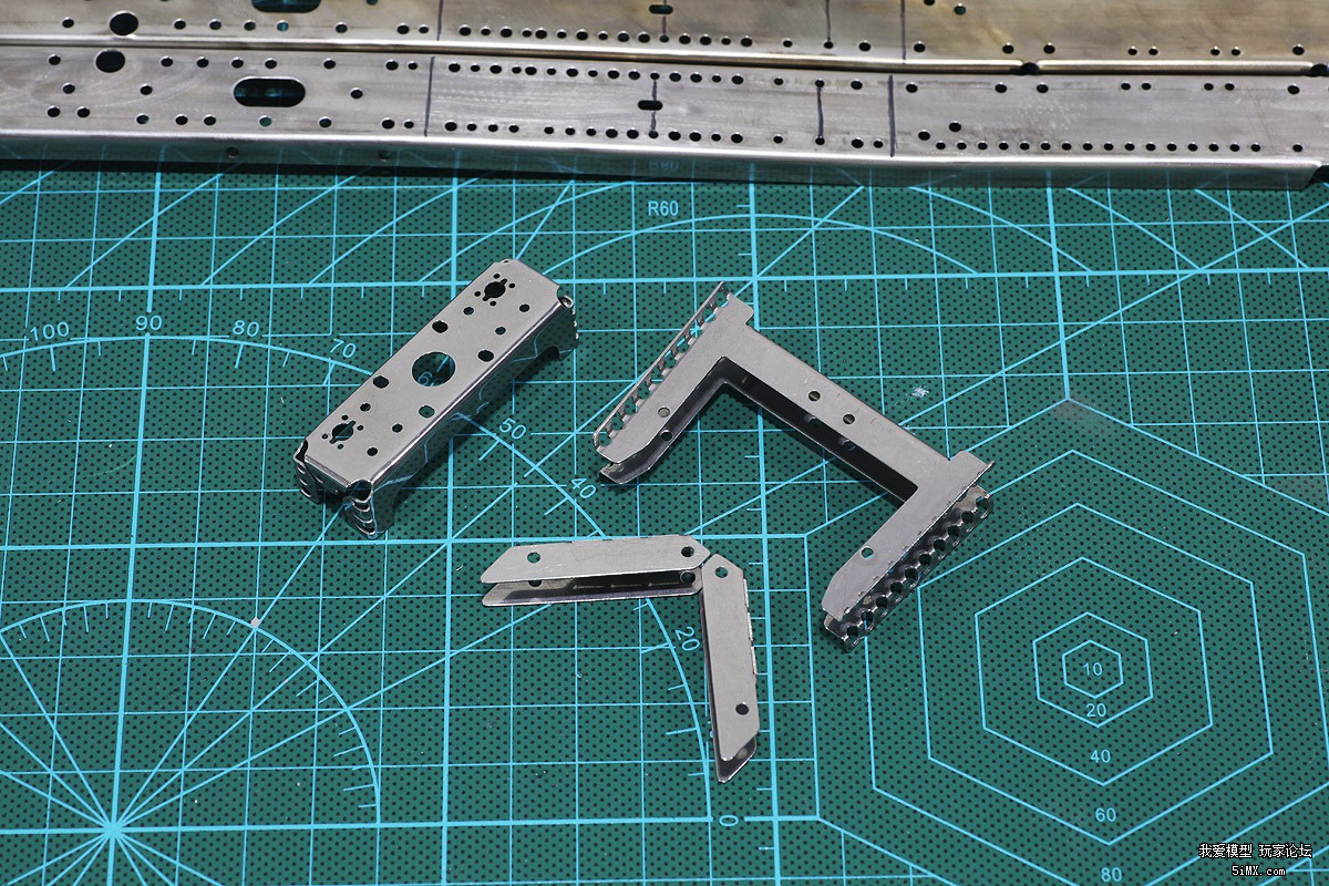 论复杂程度我只服它｜德国ScaleArtMAN三向自卸车细节（三）