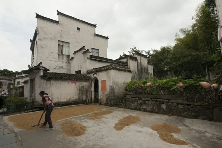 西递附近最著名的景点,西递村美丽的风景