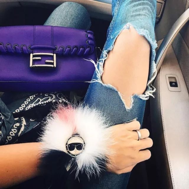 你只知道小怪兽包包火，仙女们已经在追Fendi手表了