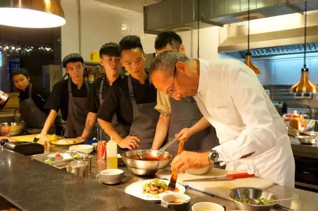 海归美女的西餐厅不得了!用舒芙蕾征服了米其林大厨,来合作菜品