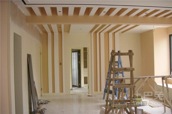 墙漆开裂脱落怎么处理,房顶漆开裂什么原因