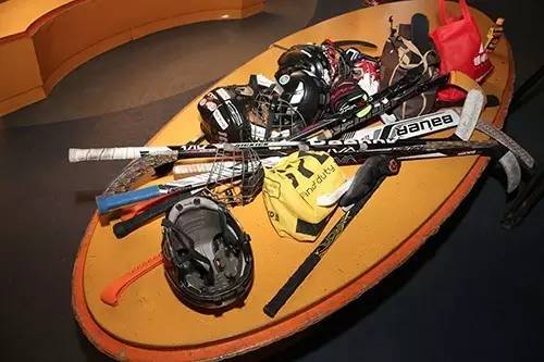 2021年北京市小学生旱地冰球联赛,勇敢者游戏小孩