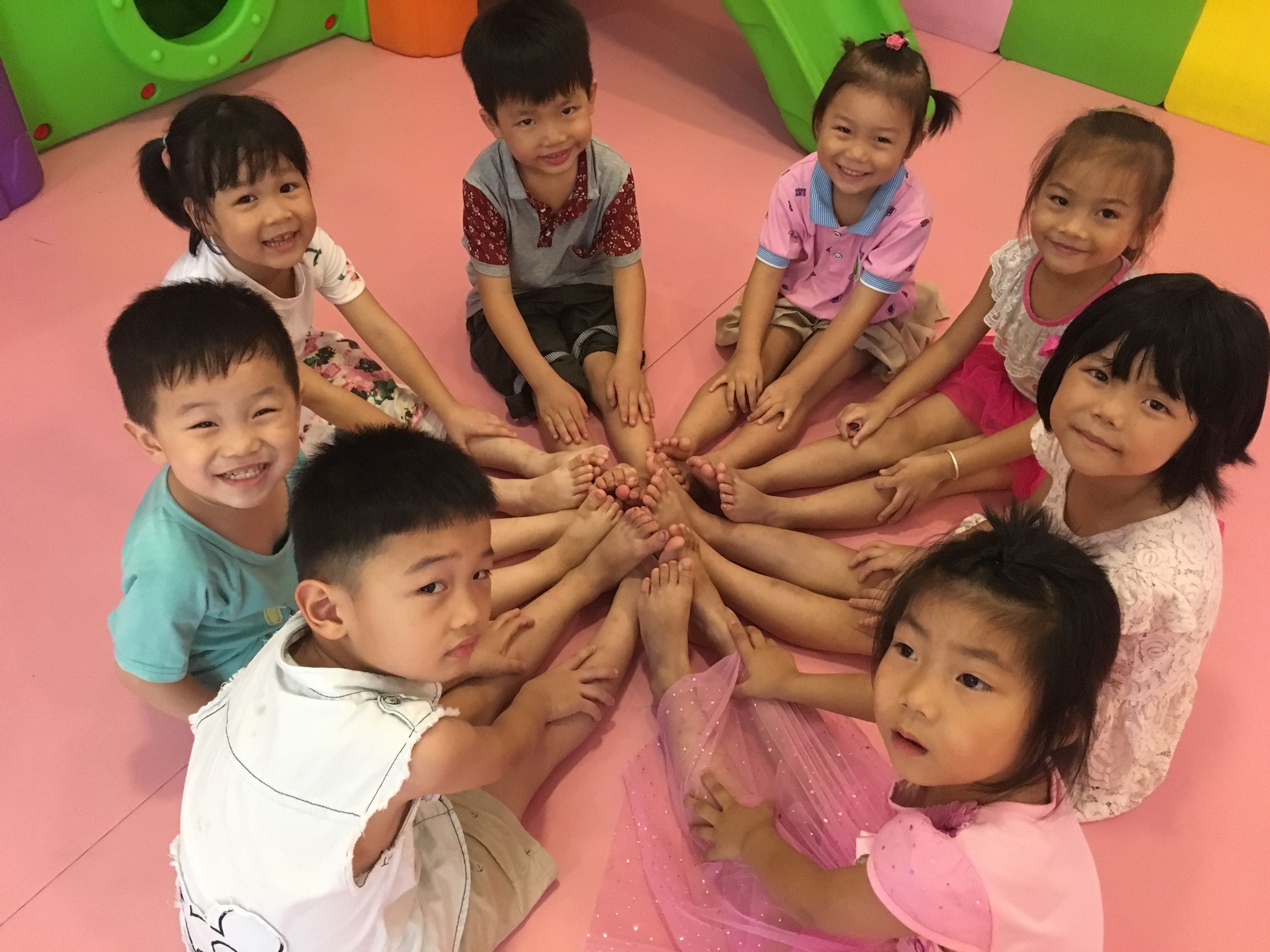 幼儿园老师对孩子的爱和教育,感谢幼儿园孩子对老师的信任