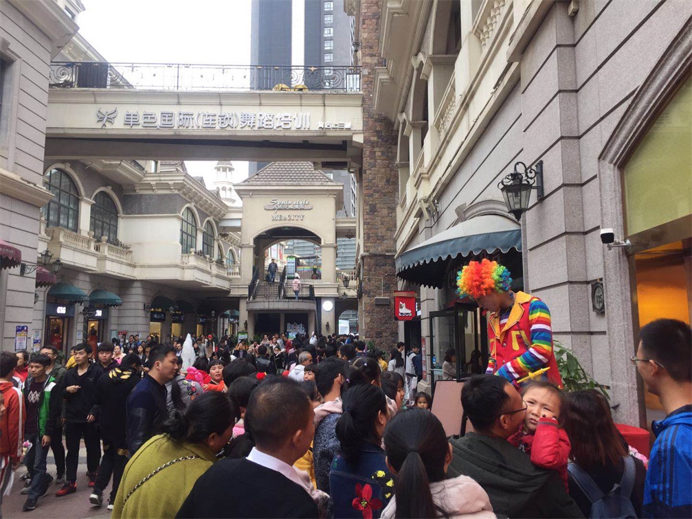 光谷步行街十年新变化,2019光谷步行街活动
