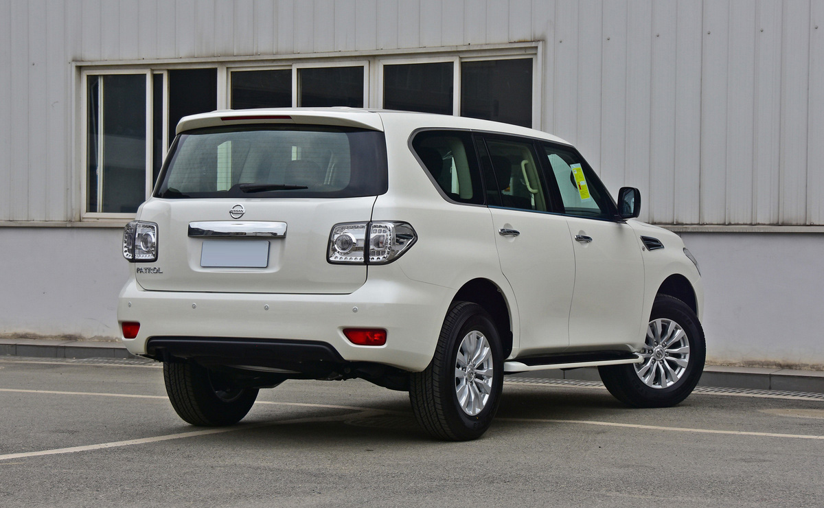 一汽普拉多贵得没谱，50万精明的人买这款全尺寸SUV，V6四驱俱全