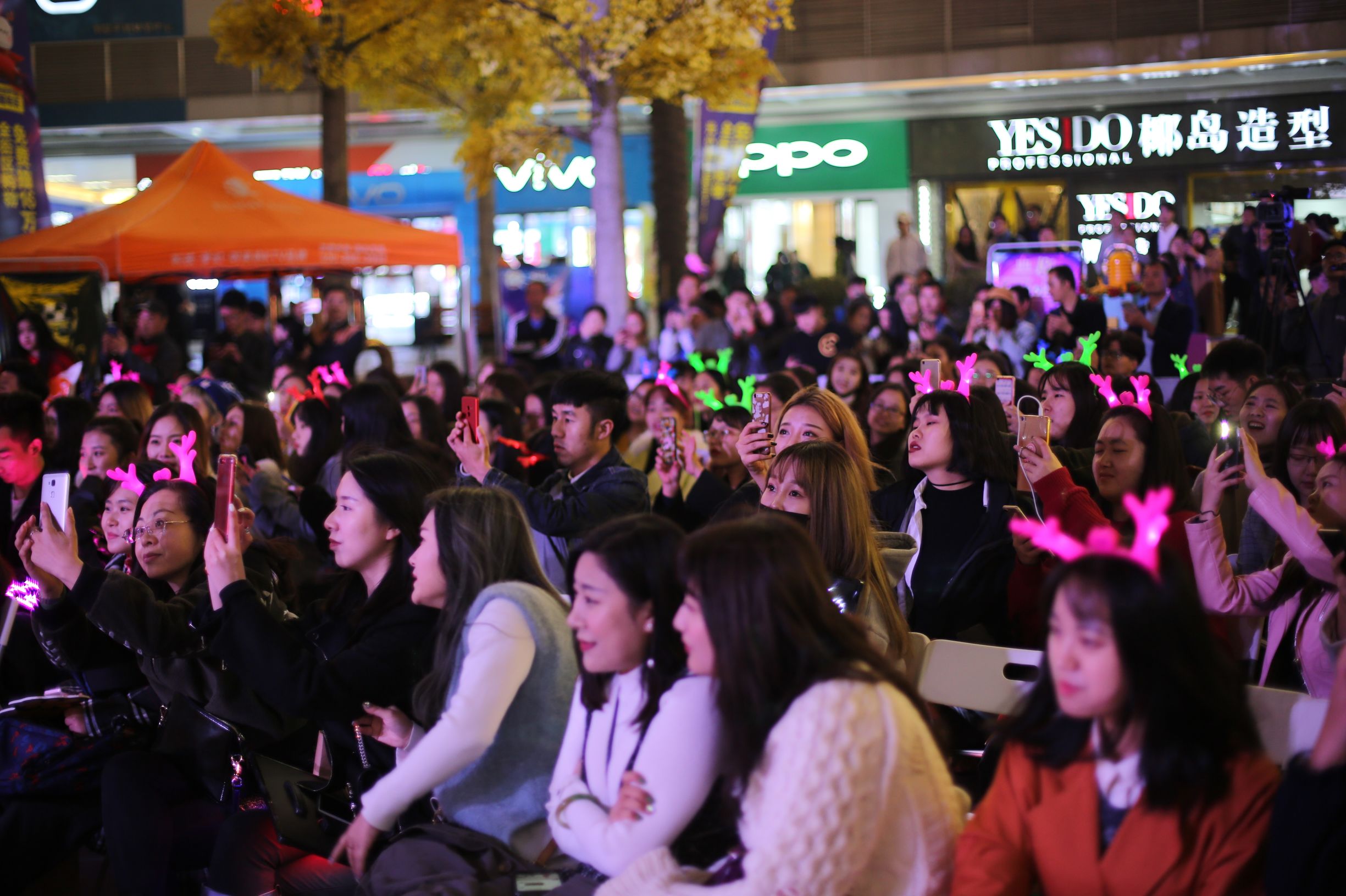 光谷步行街十年新变化,2019光谷步行街活动