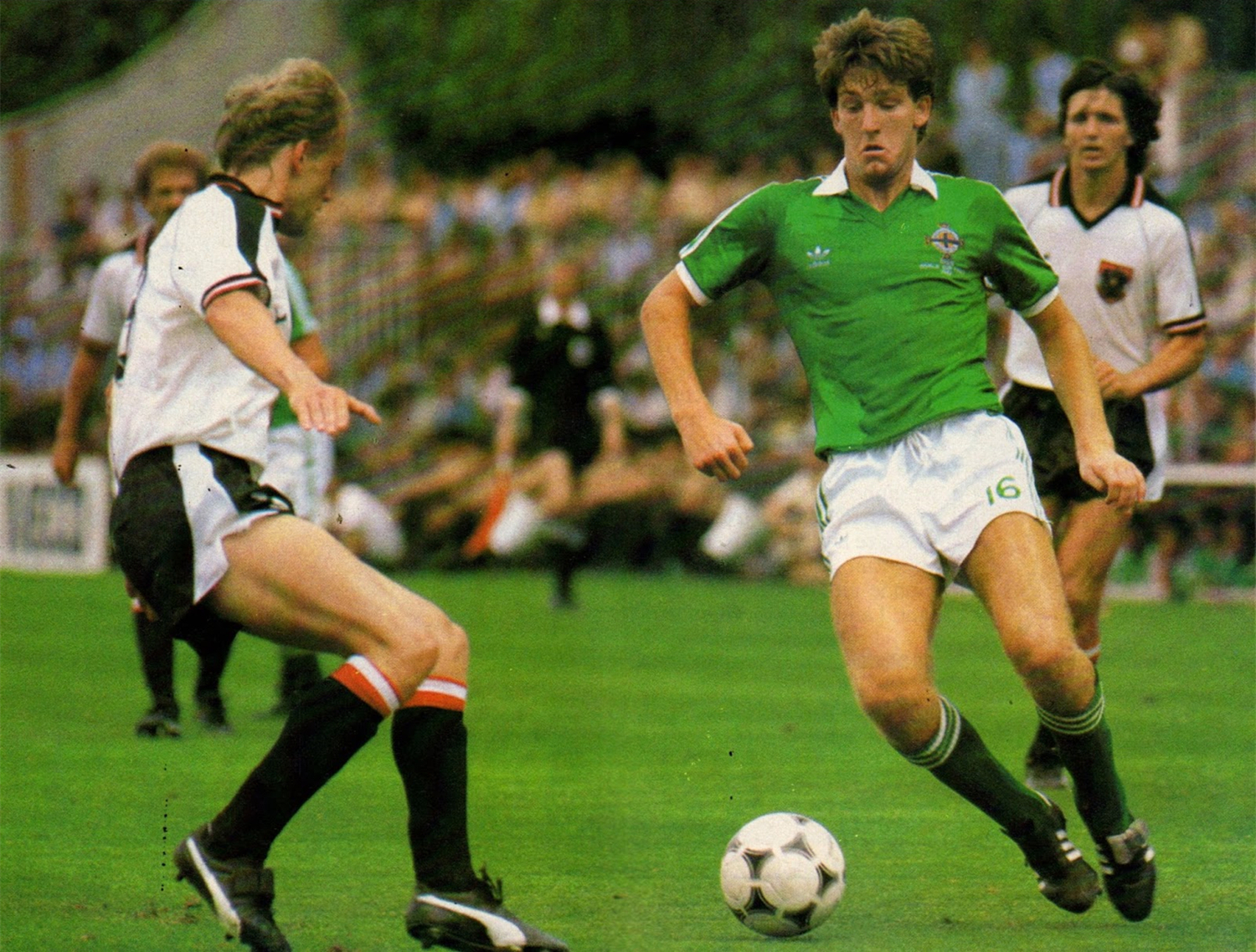 各队新球衣集体亮相，复古球衣能否复制辉煌？