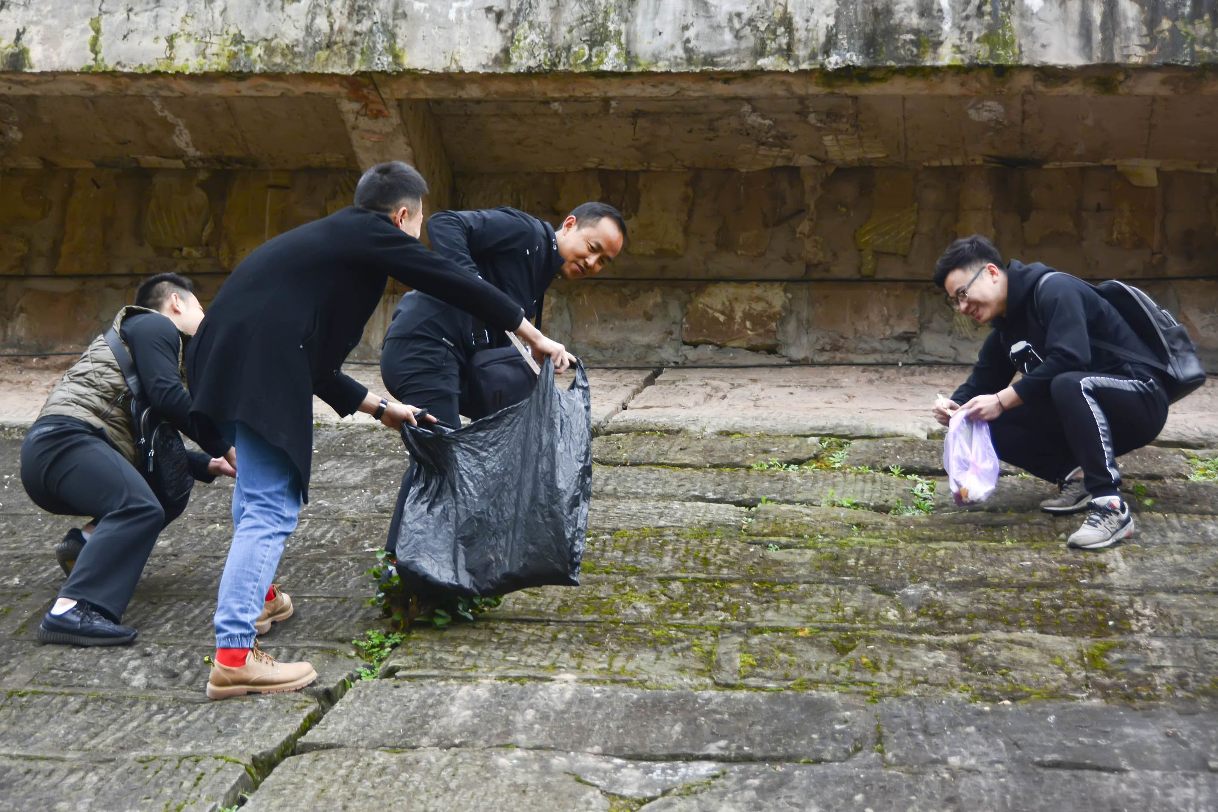 保护母亲河共建文明城五年级,保护母亲河共建文明城倡议书
