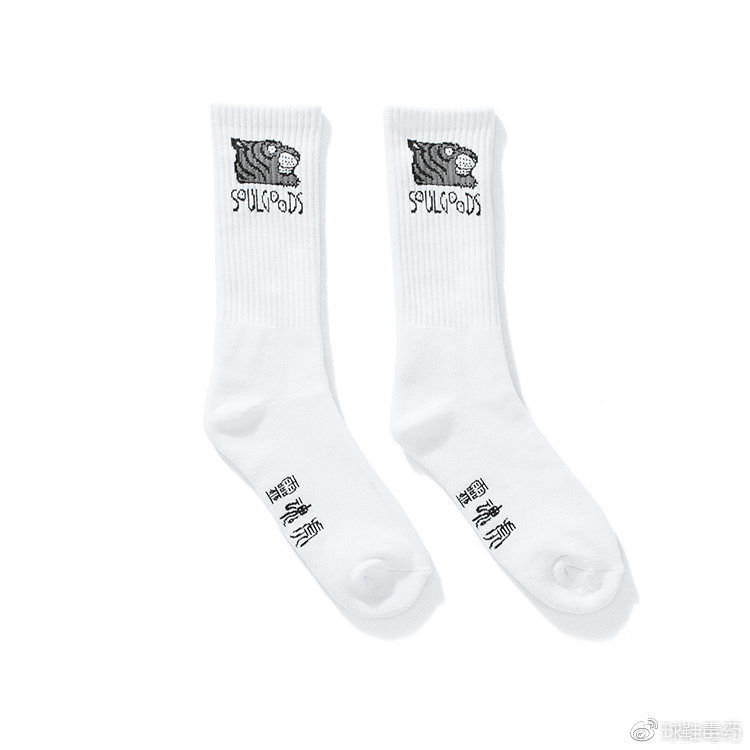 球鞋与袜子为什么那么滑,袜子总是滑到鞋底