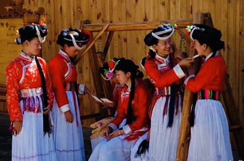 摩梭人，一个最会恋爱的民族，一生都在谈恋爱