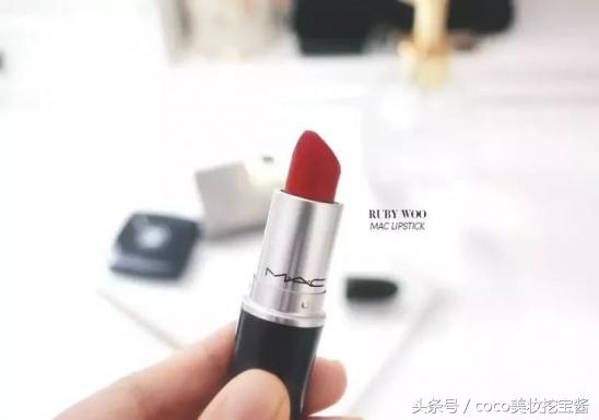 四十岁黄皮适合哪个色号的口红,黄皮最显白的十大口红色号图片