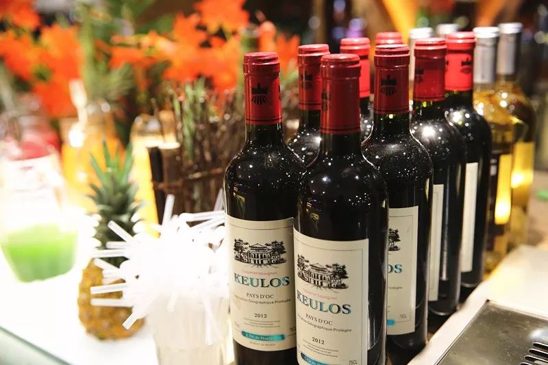 好吃的美食推荐三文鱼,红魔虾甜虾三文鱼刺身自助济南