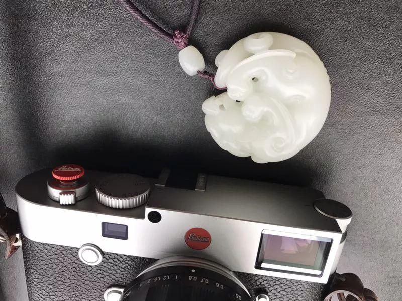 新婚,老婆没有要钻戒,买了一台徕卡