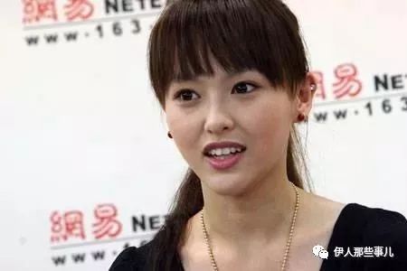 唐嫣衣着宽松引争议,唐嫣气质穿搭