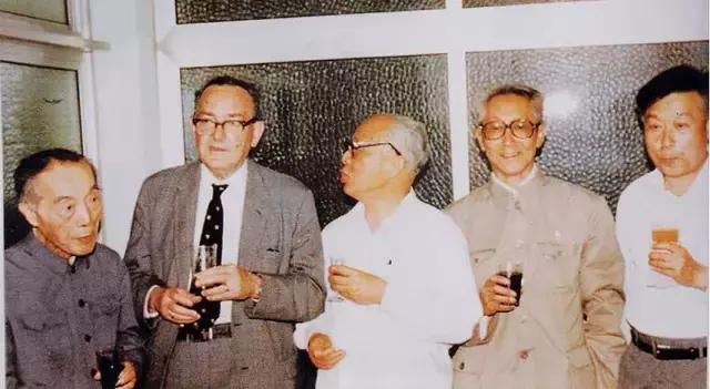 前半生是泡妞打架的富二代，后半生是心理学最高奖的人工智能之父