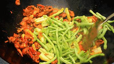 冬天吃柴火鸡简直太过瘾了！还没感受过？太out了，赶快克整一只~