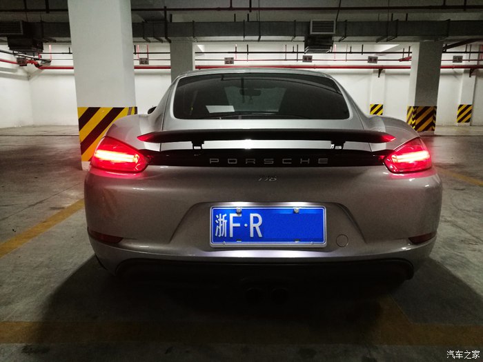 地下车库偷保时捷是哪个电影,718caymangts银色